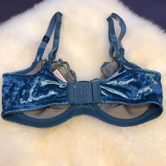 NWT Victoria’s Secret teal velvet push up bra! - Picture 3 of 3